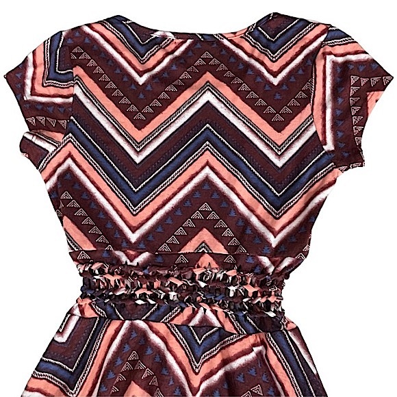 Love, Fire size small short sleeve maroon blue white thin chevron mini dress EUC - Picture 6 of 16